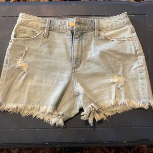 Frayed jean shorts